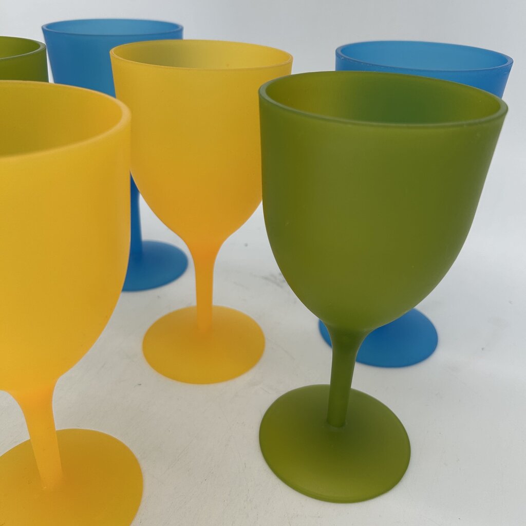 Plastic Wine Glass Set