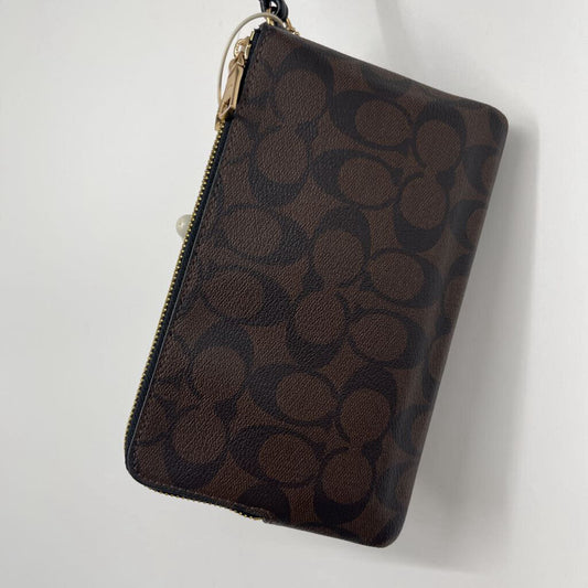 Coach Signature Corner Zip Wristlet