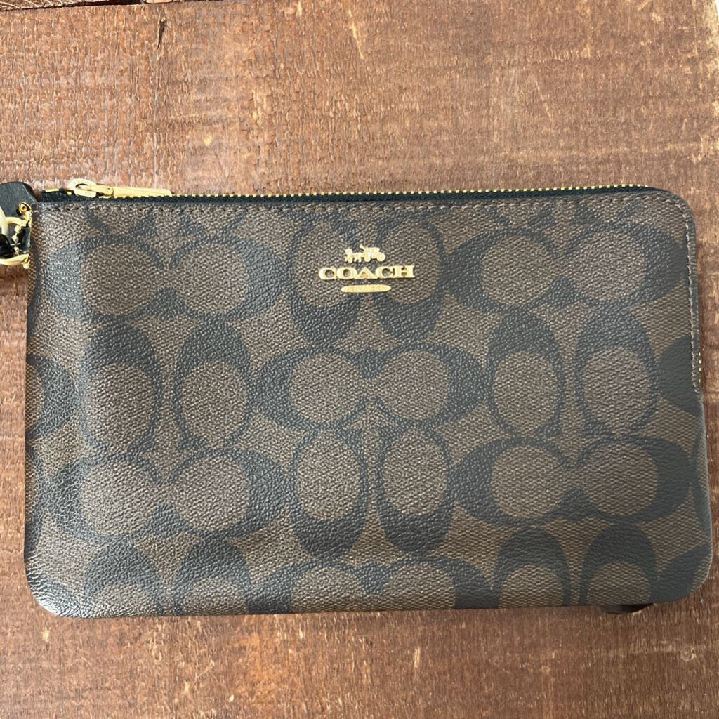 Coach Signature Corner Zip Wristlet