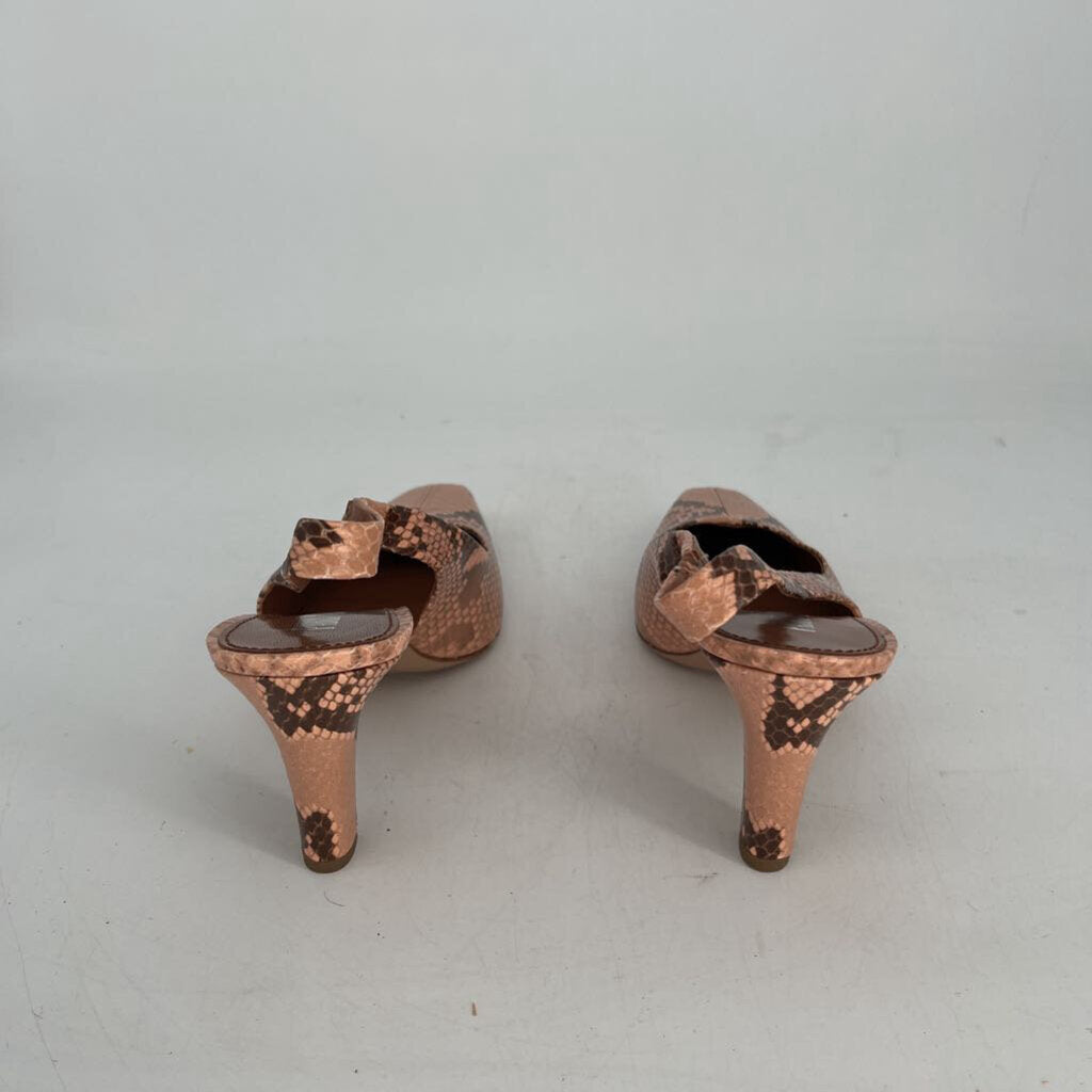 Paris Texas Pumps