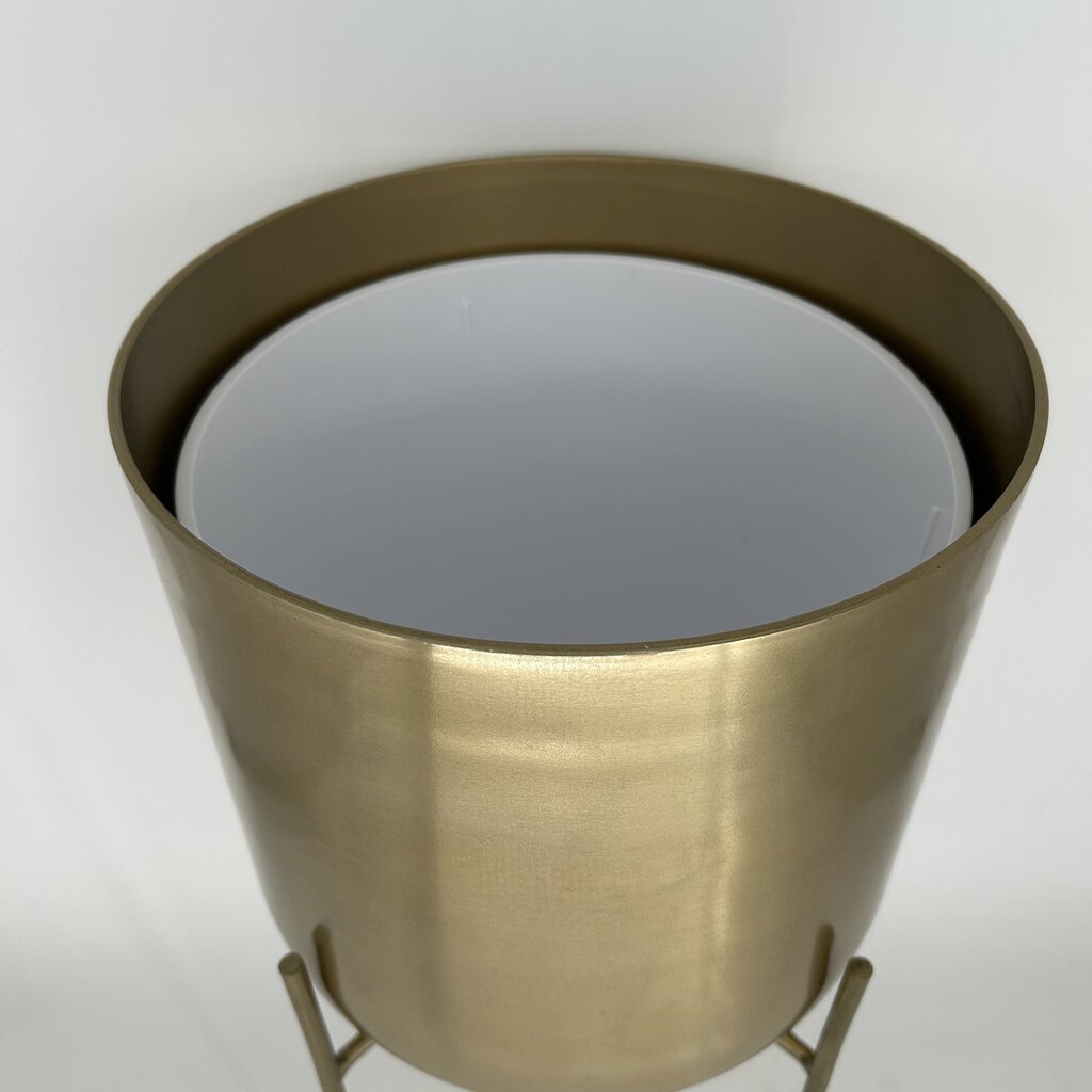 Metal Planter w/ Stand