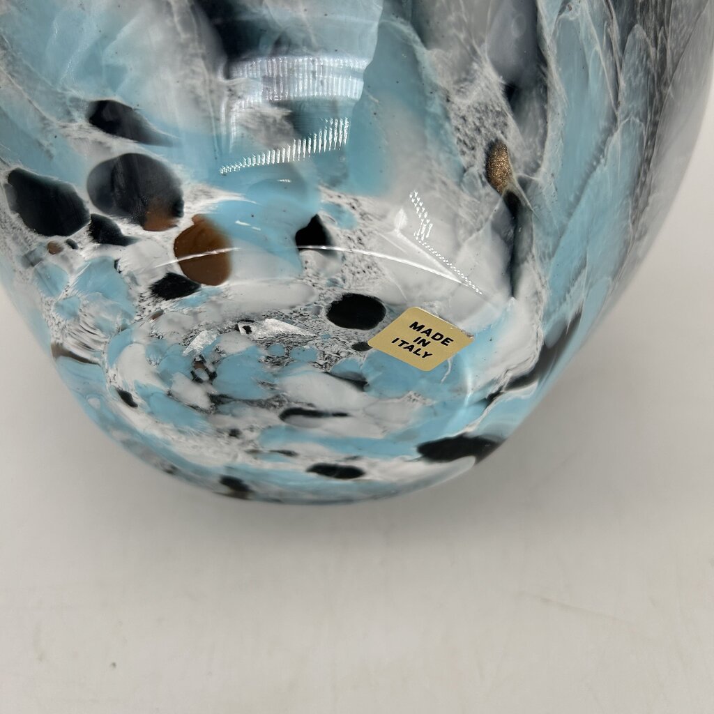 Round Swirl Design Vase