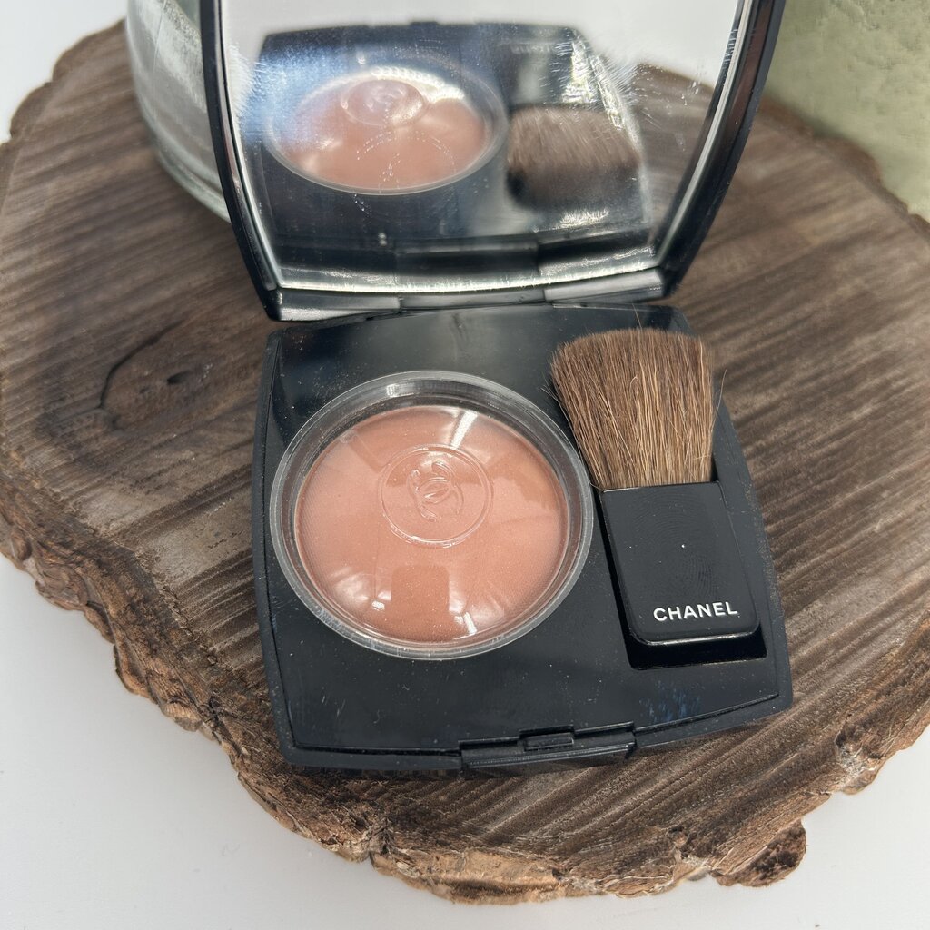 Chanel Caresse Blush