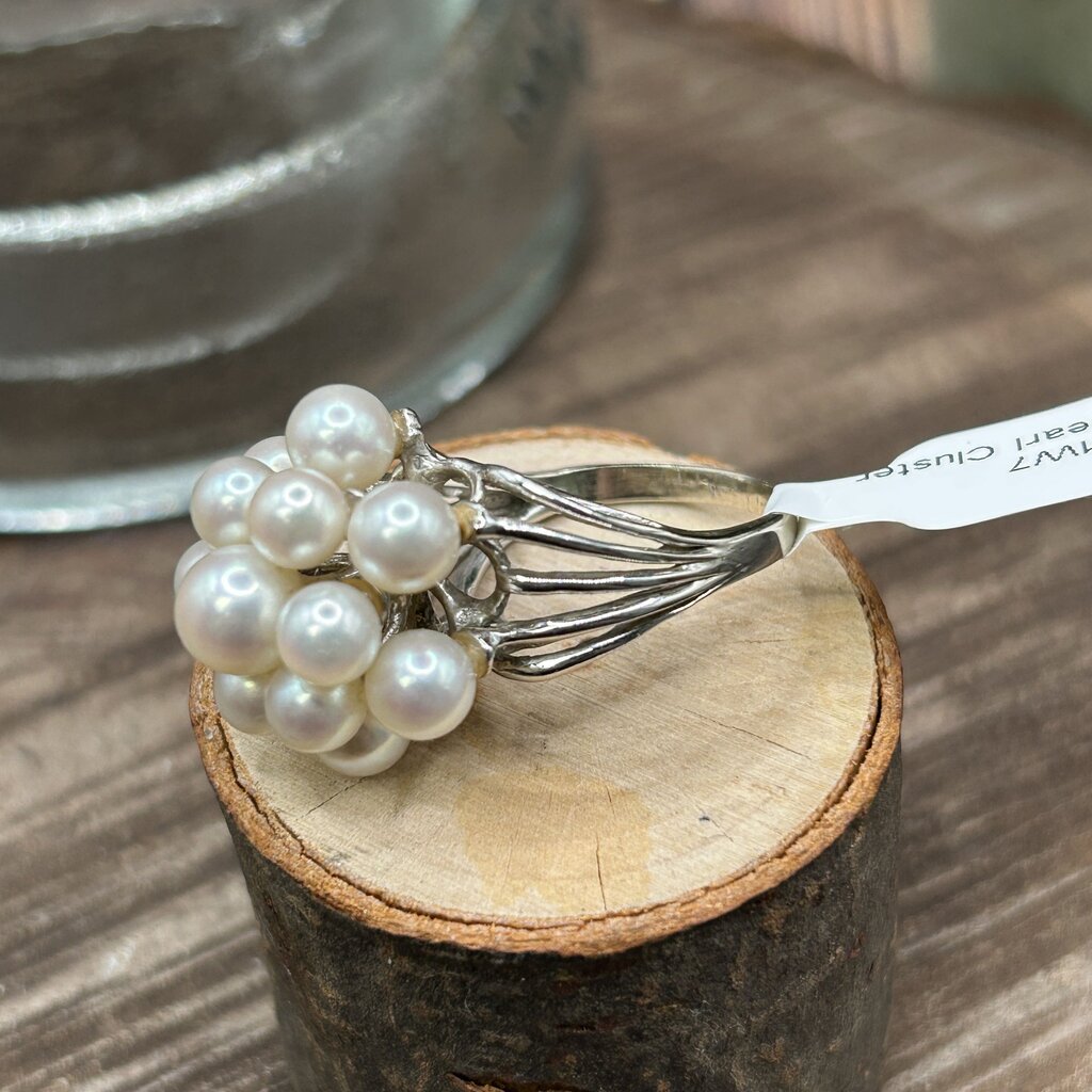 10K Pearl Cluster Ring