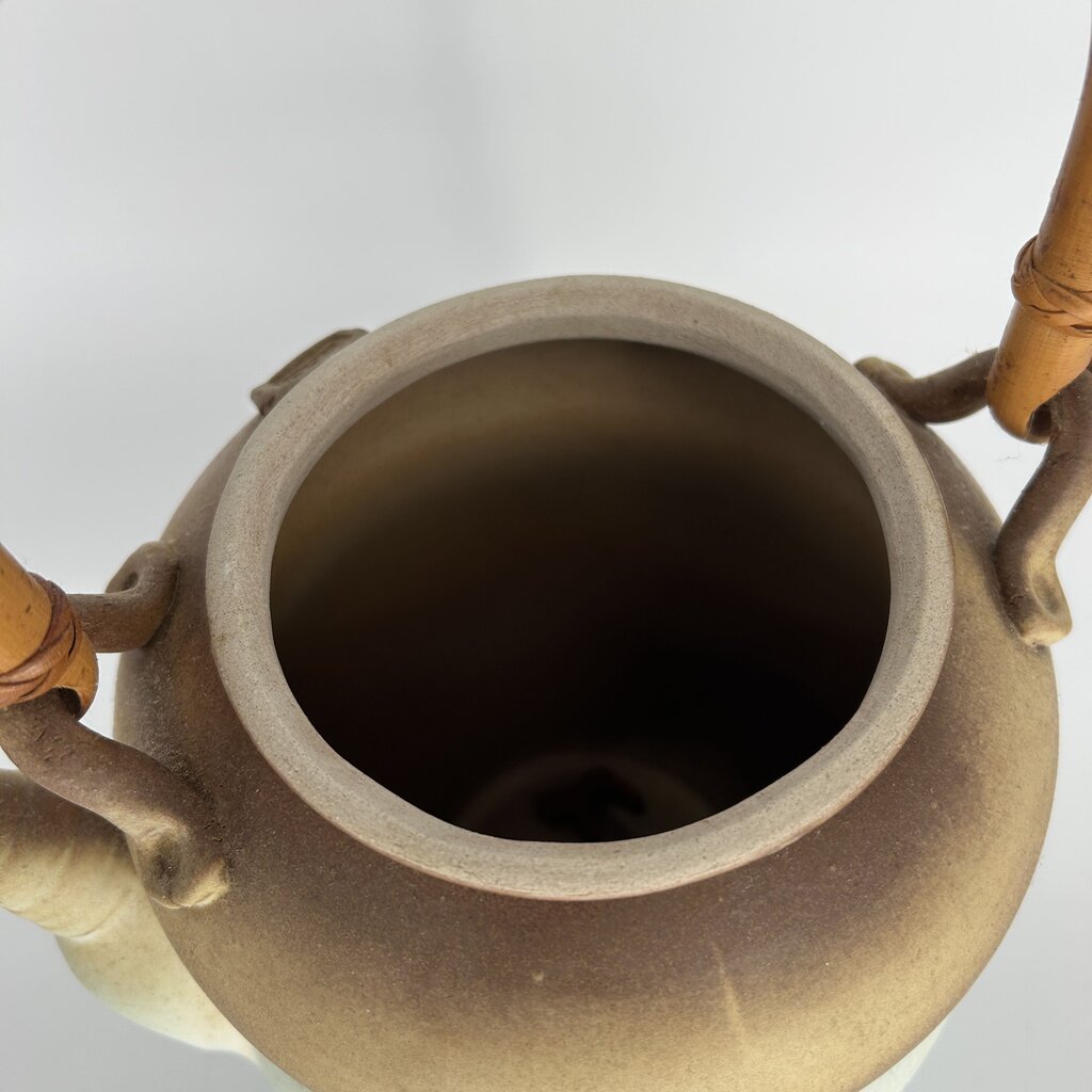 Hand Potted Te Pot