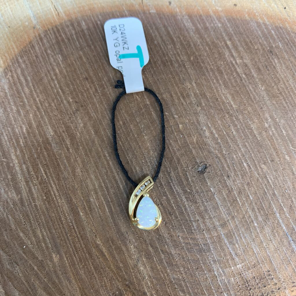 10K YG & Opal Pendant