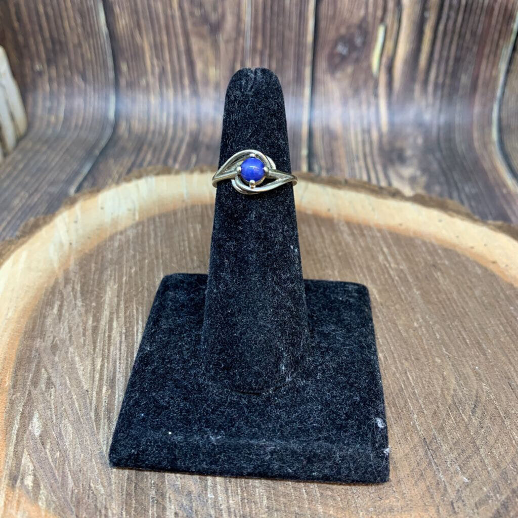 14K WG Sapphire Lindy Star Ring