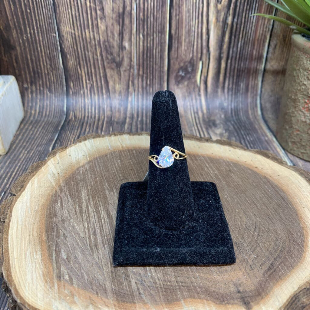 10K YG & CZ Ring