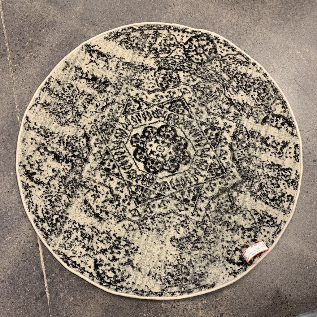 Safavfieh Round Rug