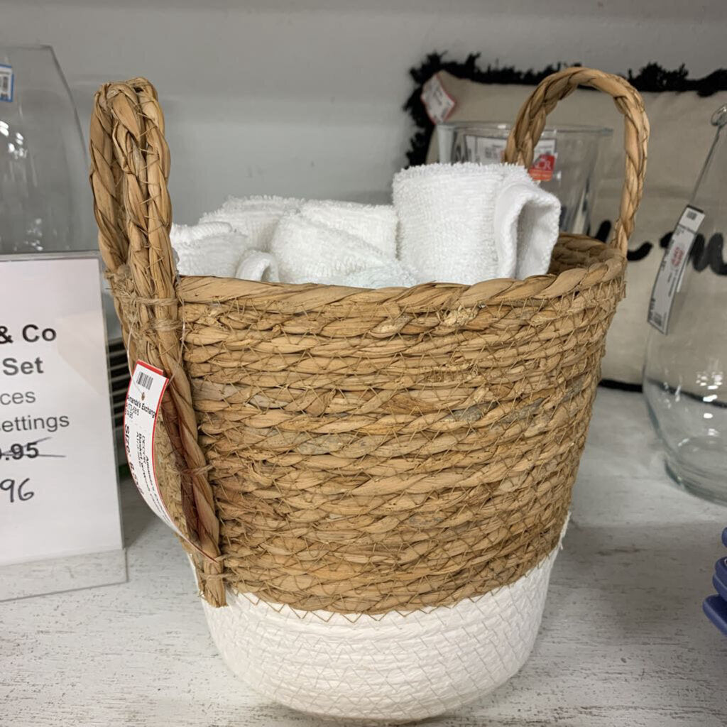 Basket w/Wash Cloths