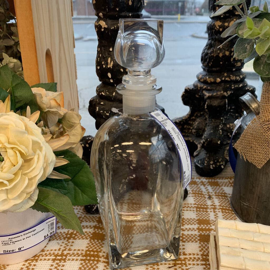 Glass Decanter w/Stopper