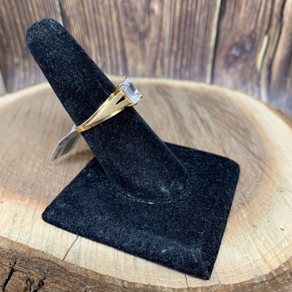 Baguette CZ 10k Ring