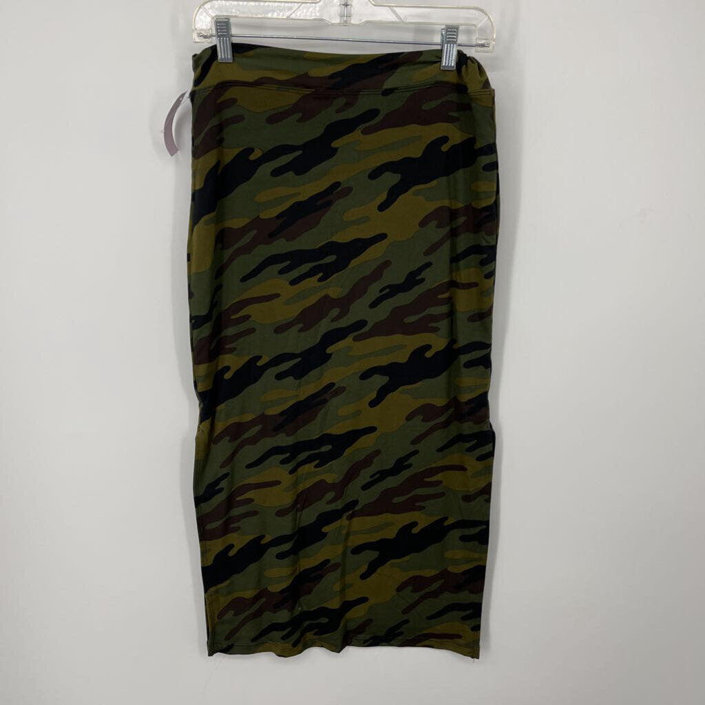 Evereve Camo Skirt