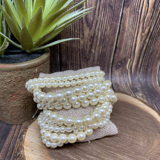 Millianna Chunky Pearl Cuff