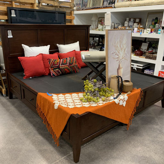 King Mansion Storage Bed