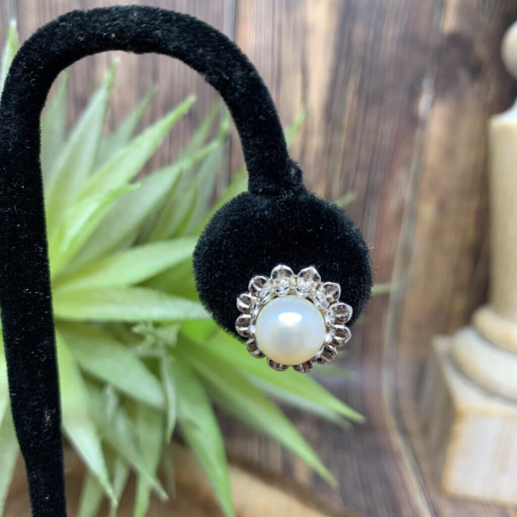Ster Pearl Flwer Studs