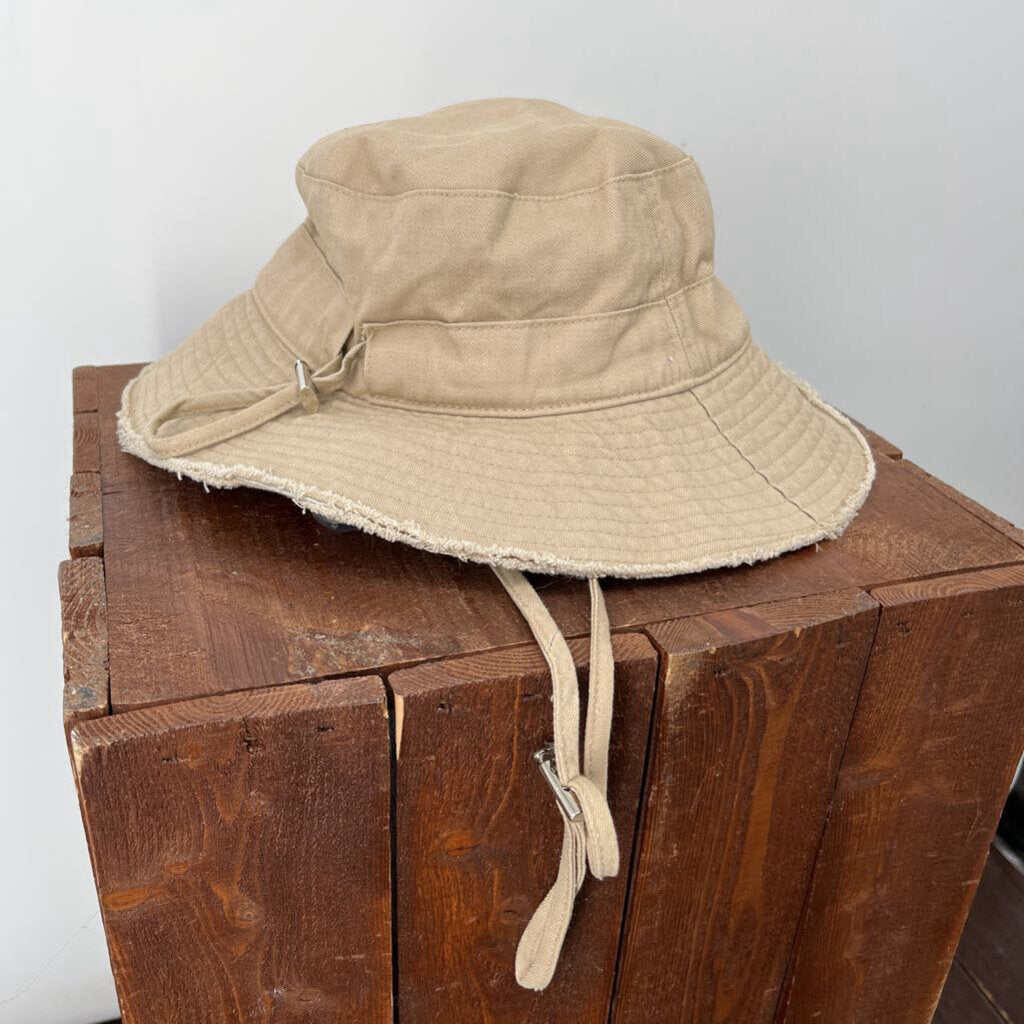 Jacquemus Bucket Hat