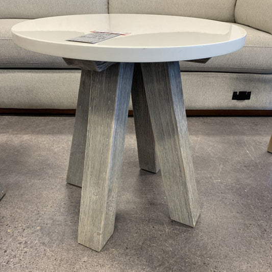 Round Side Table w Tripod Legs