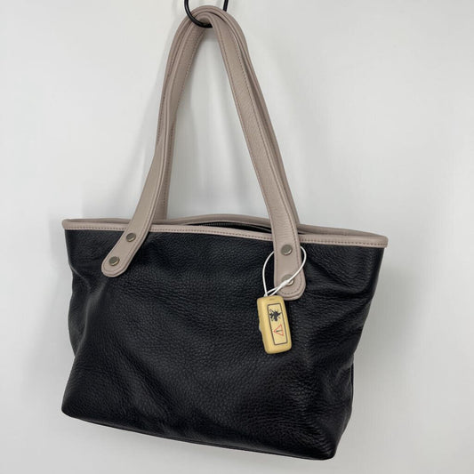 Laudi Vidni Shoulder Bag