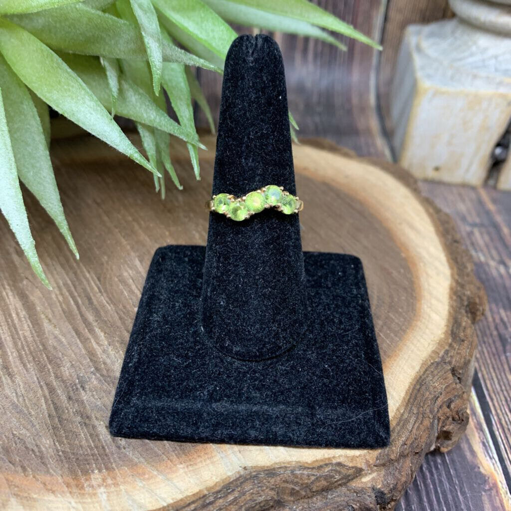 14kt YG Green Gem Ring