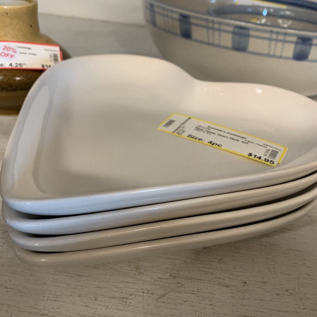 Elum Home Heart Plate Set