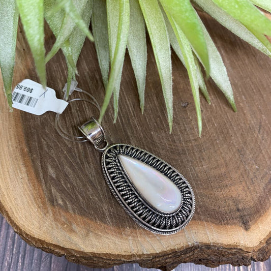 Suarti Bali Sterling MOP Pendant