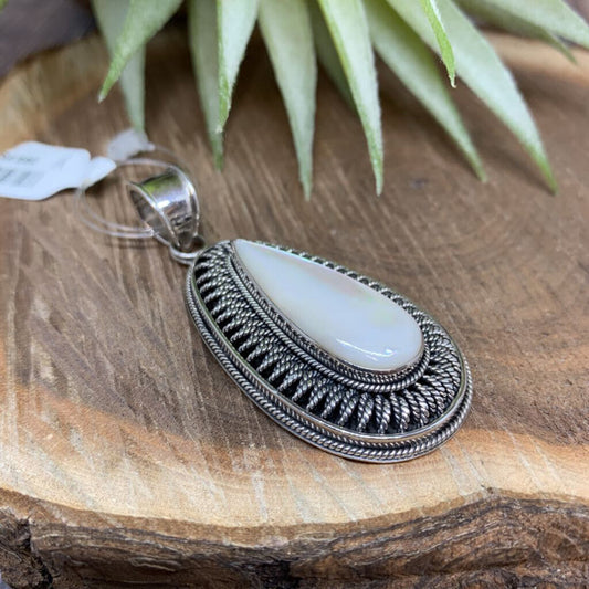 Suarti Bali Sterling MOP Pendant