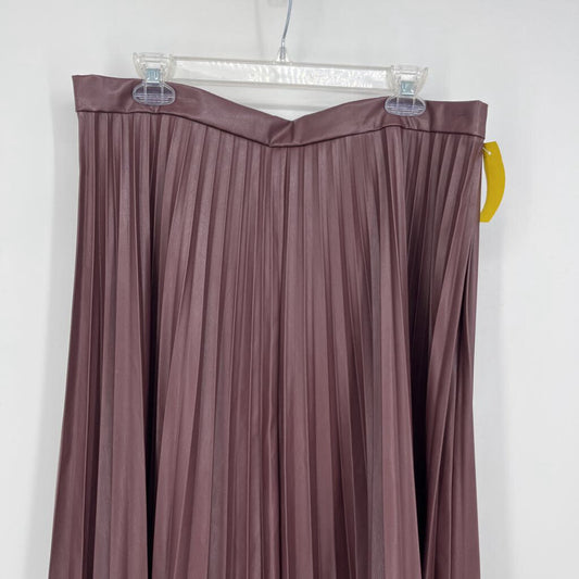 Scoop Faux Leather Skirt