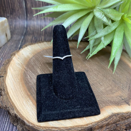 10k WG & Diamonds Ring