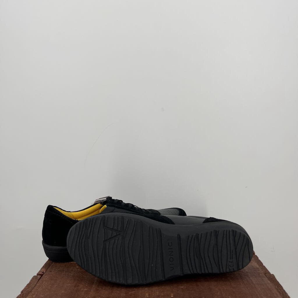 Vionic Sneakers
