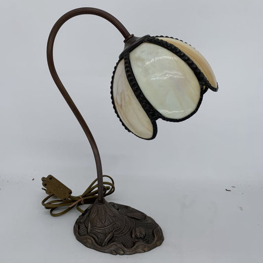 Tiffany Style Tulip Lamp