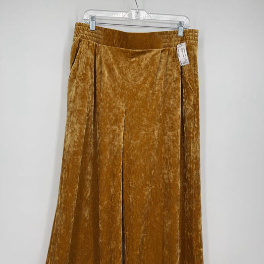 The Get Wide Leg Velour Pant