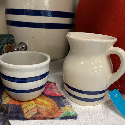 Stoneware Cream and Sugar Set