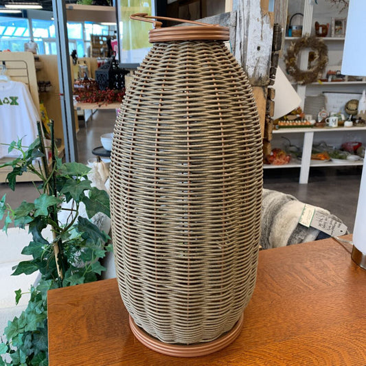 Rattan Lantern w Handle