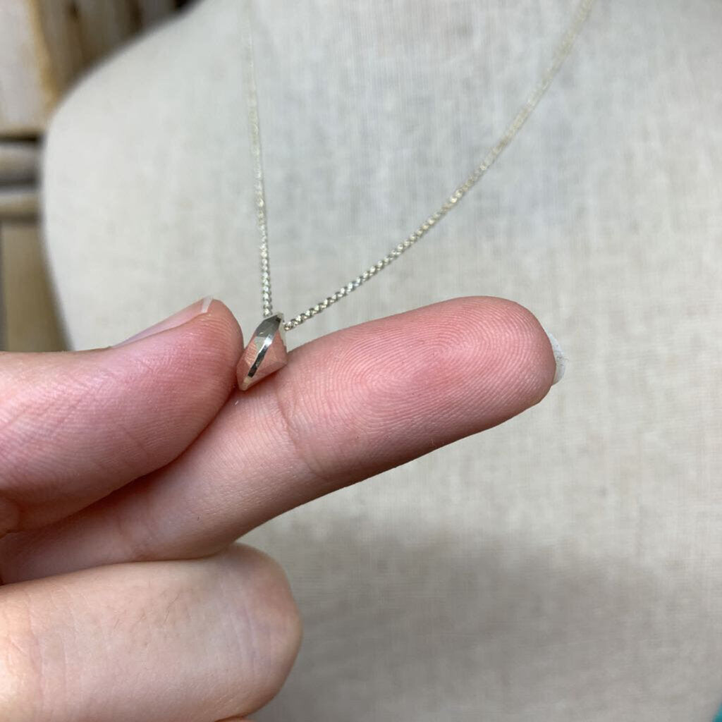 Tiffany & Co/Elsa Peretti Silver Pendant Necklace