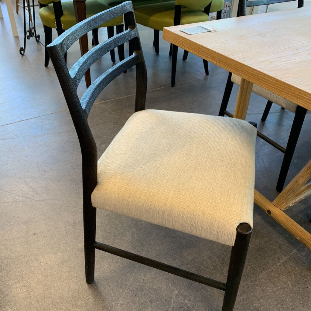 Wood Dining Table & 6 Blk/Wt Chairs