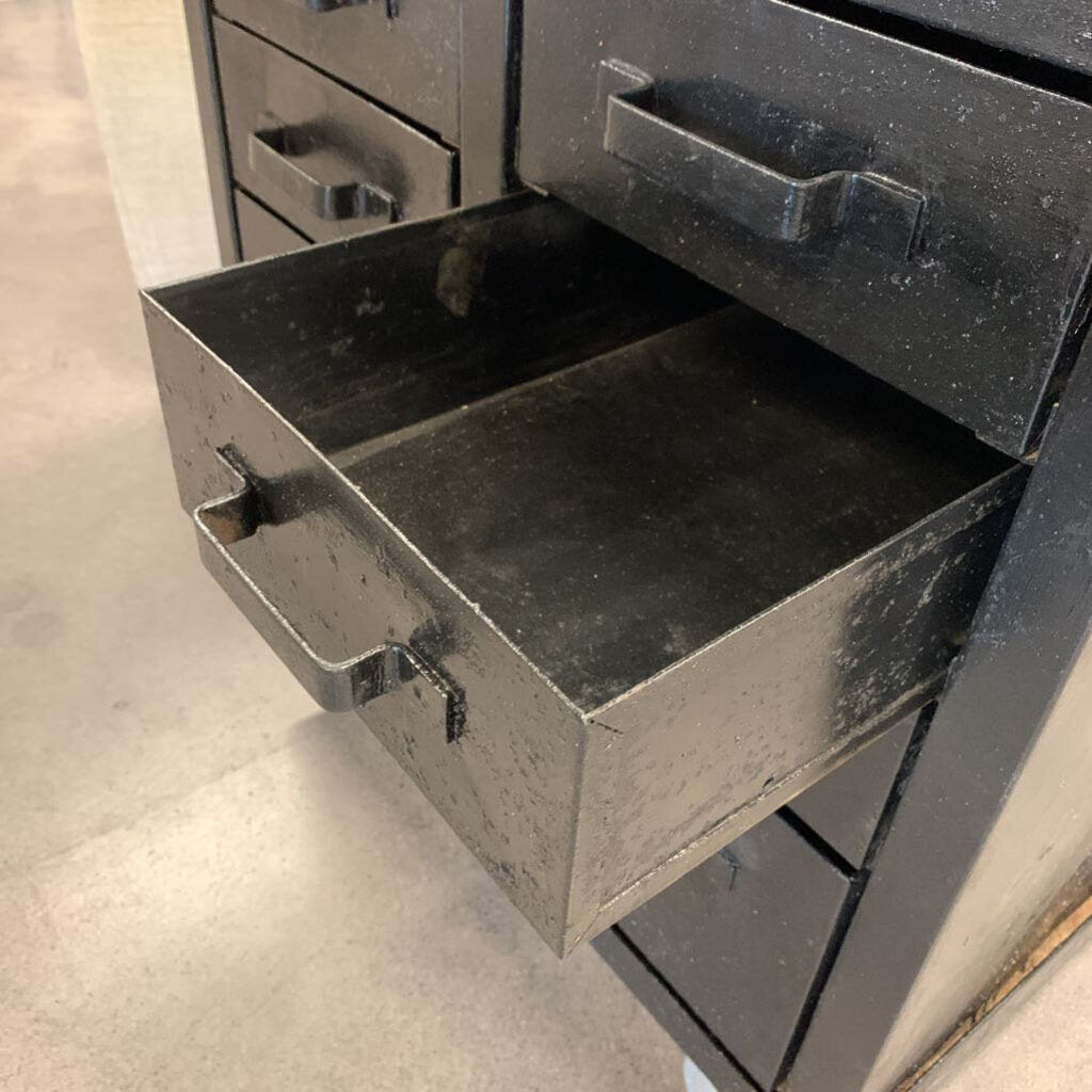 VTG Industrial Rolling Cabinet