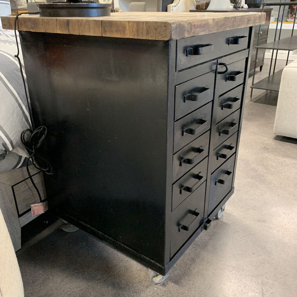 VTG Industrial Rolling Cabinet