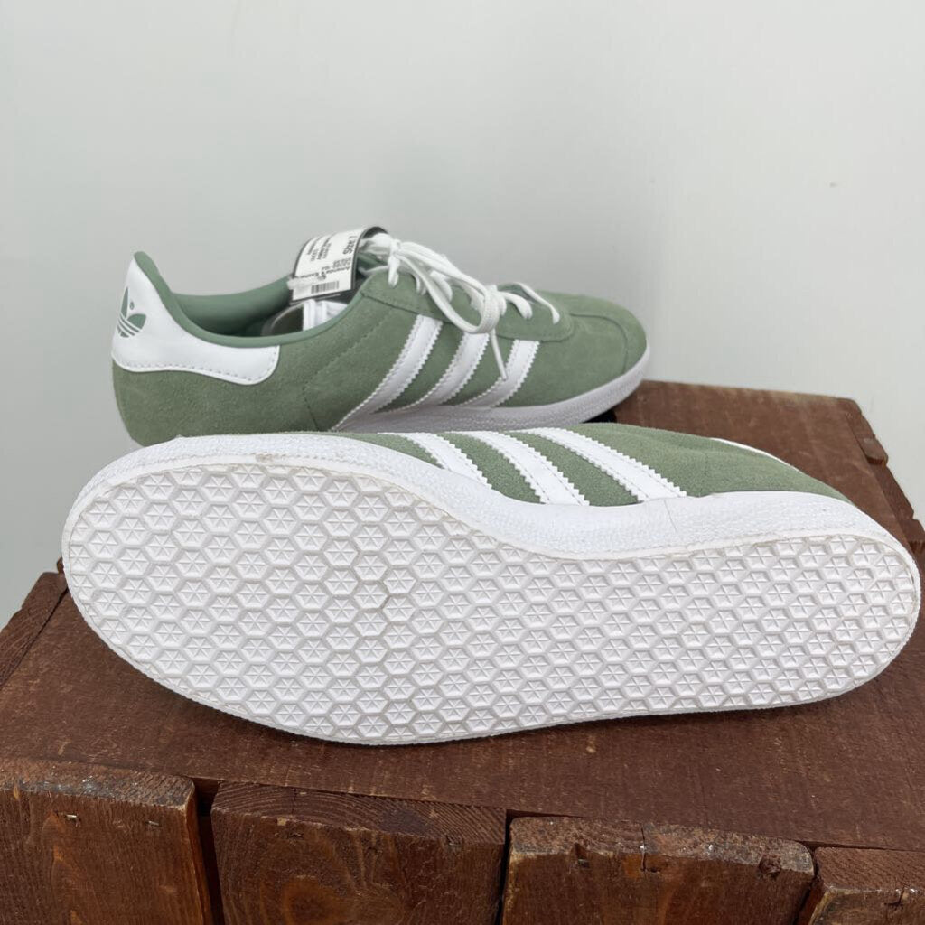 Adidas Sneakers