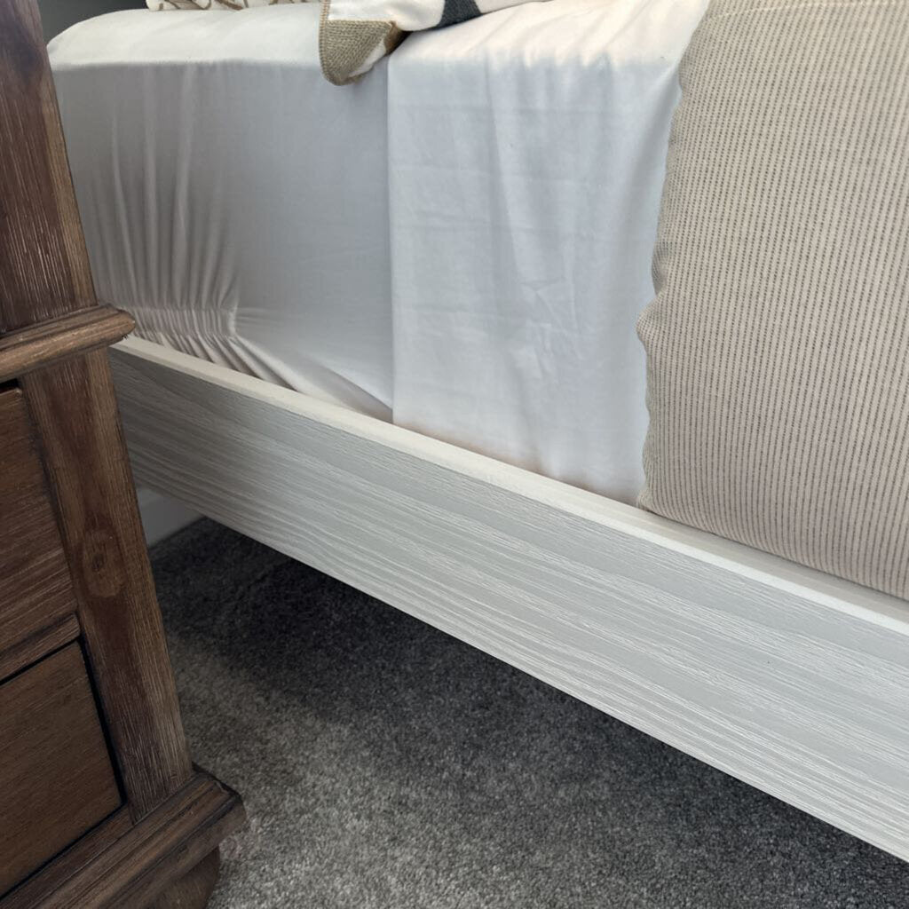 Full Bed w/ Mattress and 8-Piece Bedding