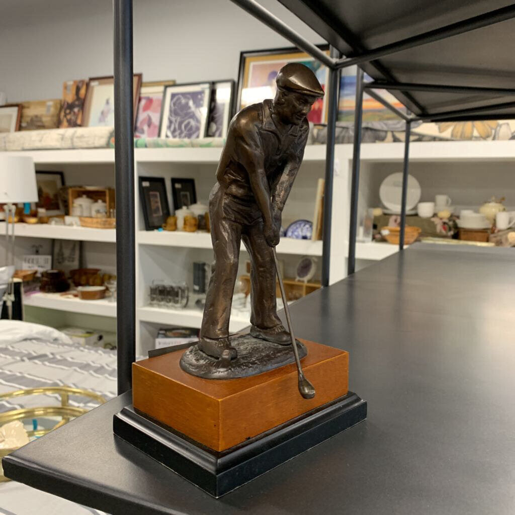 Iron Golfer Statue