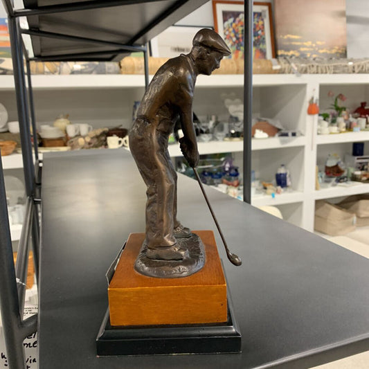 Iron Golfer Statue