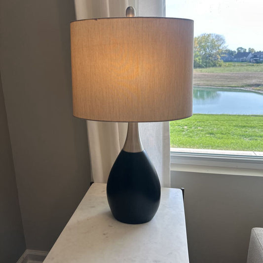 Surya Modern Lamp w Shade