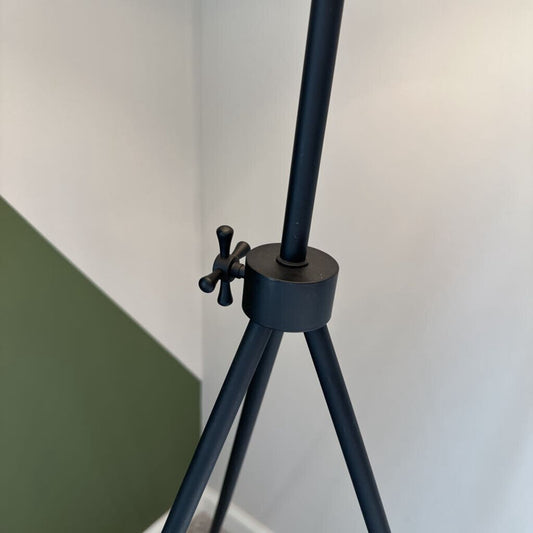 Tri-Pod Metal Lamp