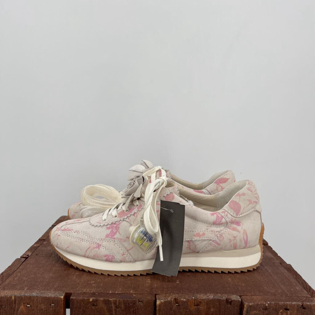 Dolce Vita Sneakers