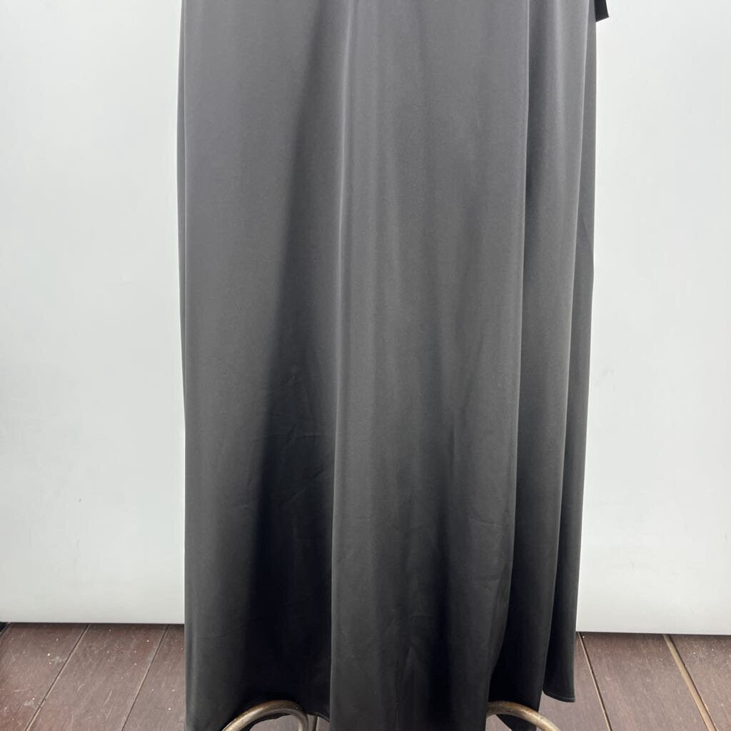 Lulu's Slvls Gown