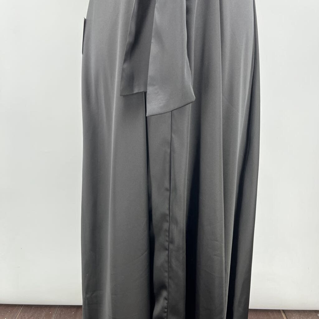 Lulu's Slvls Gown