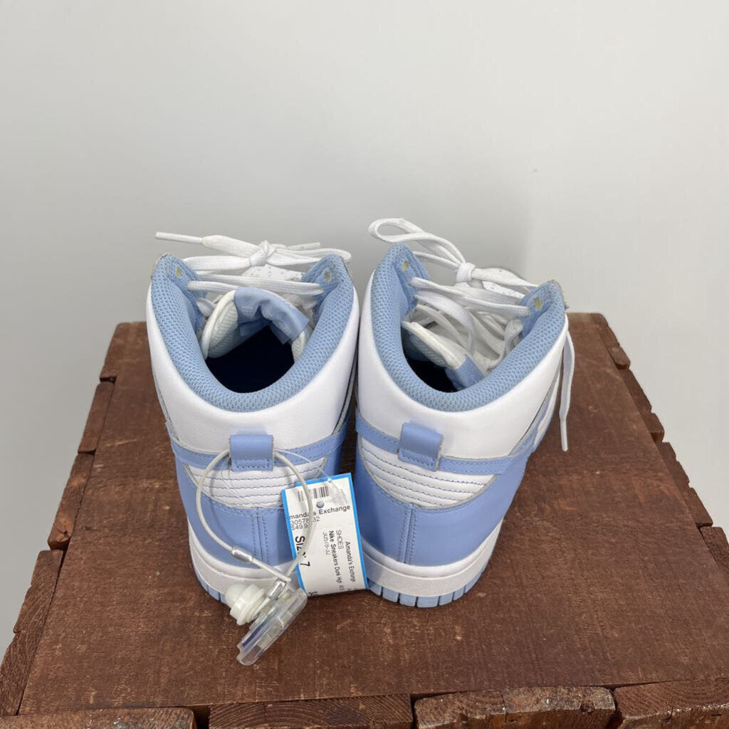 Nike Sneakers Dunk High AS IS