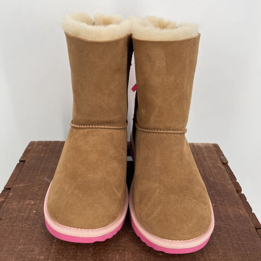 Ugg Bow-Back Boots