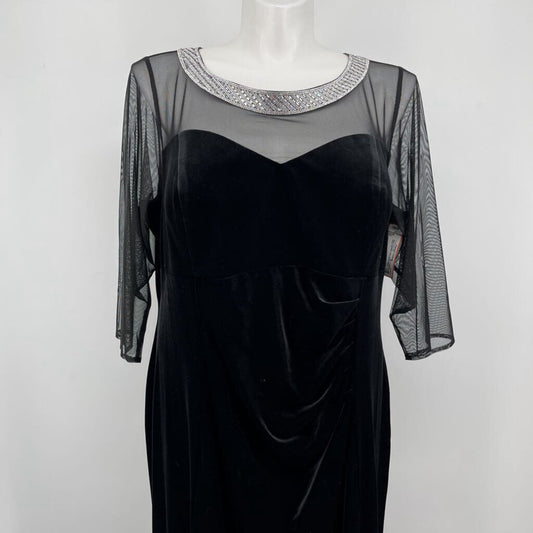 Alex Evenings 3/4s Gown